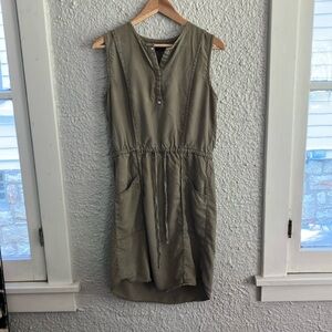 Max Jeans Light Olive Green Sleeveless Utility Dress with Pockets